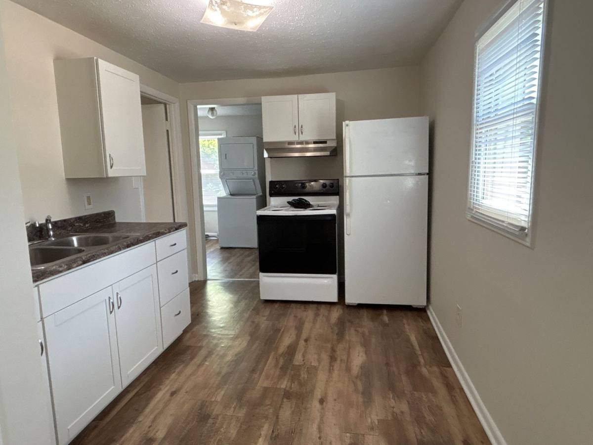 Apartment for rent at 838 Broad Ave, Greensboro, NC 27406