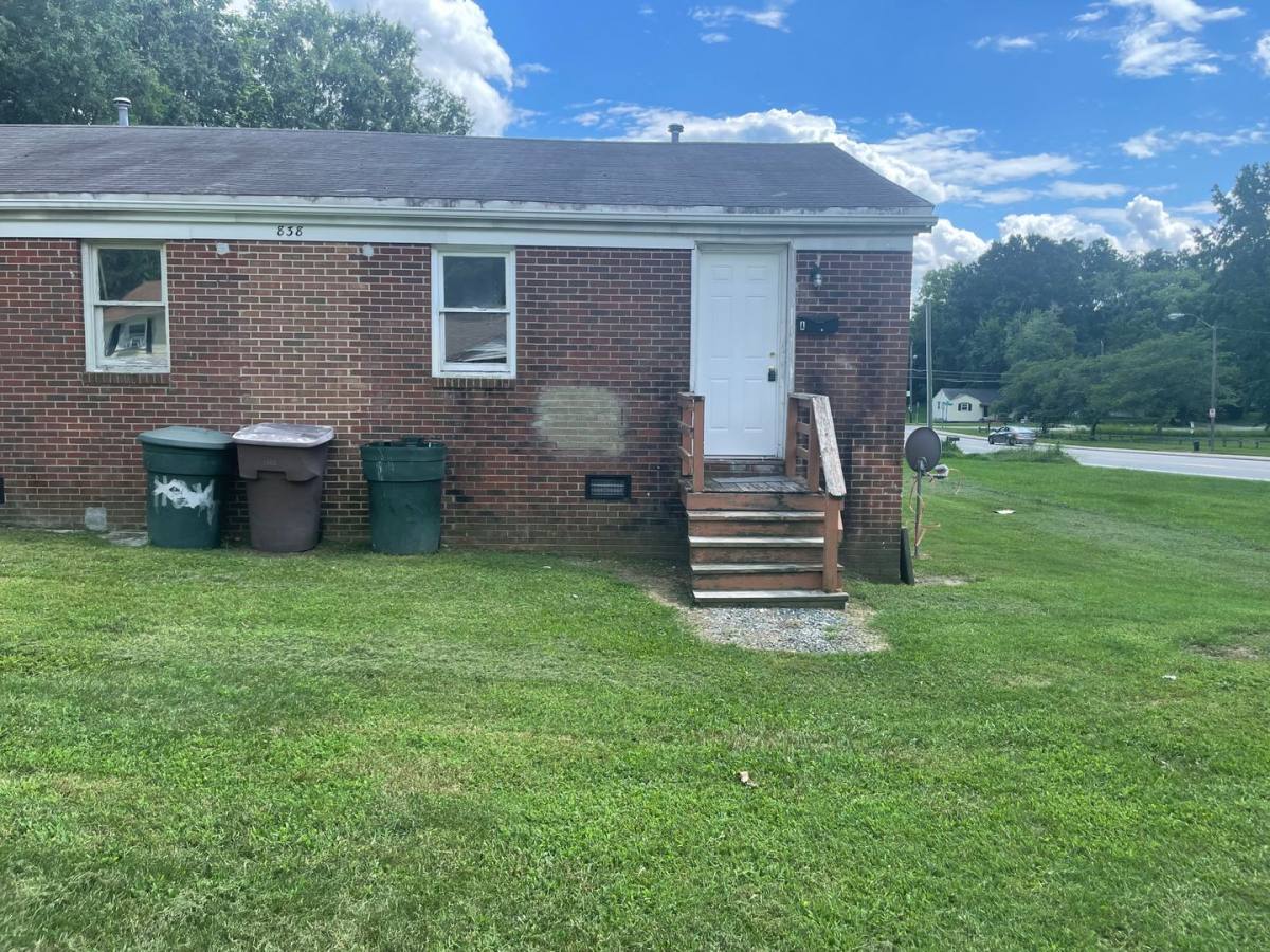 Apartment for rent at 838 Broad Ave, Greensboro, NC 27406