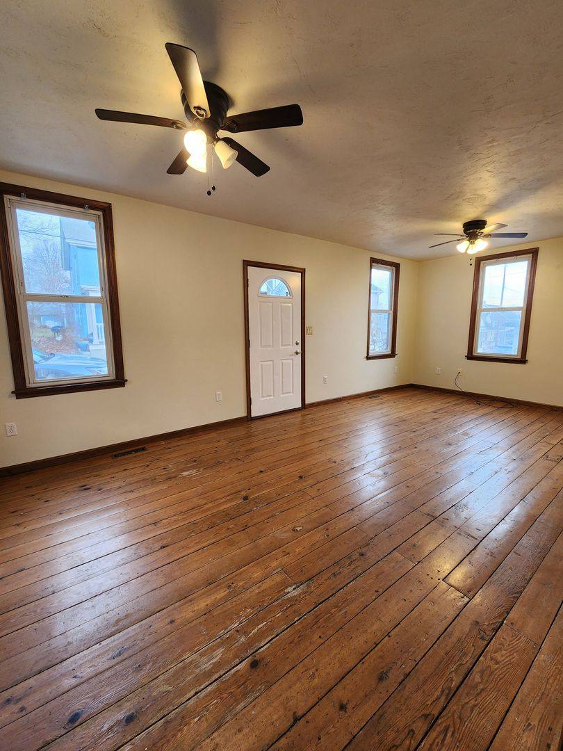 House for rent at 120 Cooper St, Manchester, PA 17345