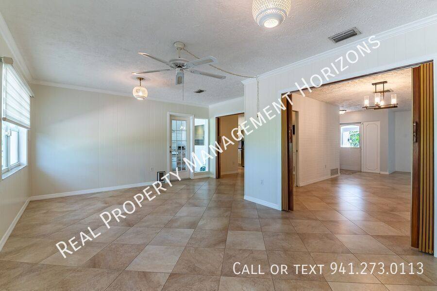 House for rent at 5217 Canterbury Dr, Sarasota, FL 34243