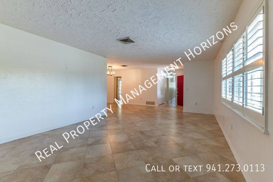 House for rent at 5217 Canterbury Dr, Sarasota, FL 34243