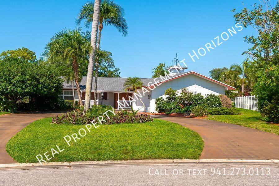 House for rent at 5217 Canterbury Dr, Sarasota, FL 34243