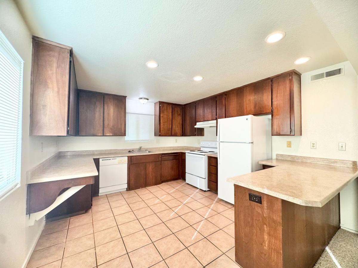 Apartment for rent at 1125 W Sacramento Ave, Chico, CA 95926