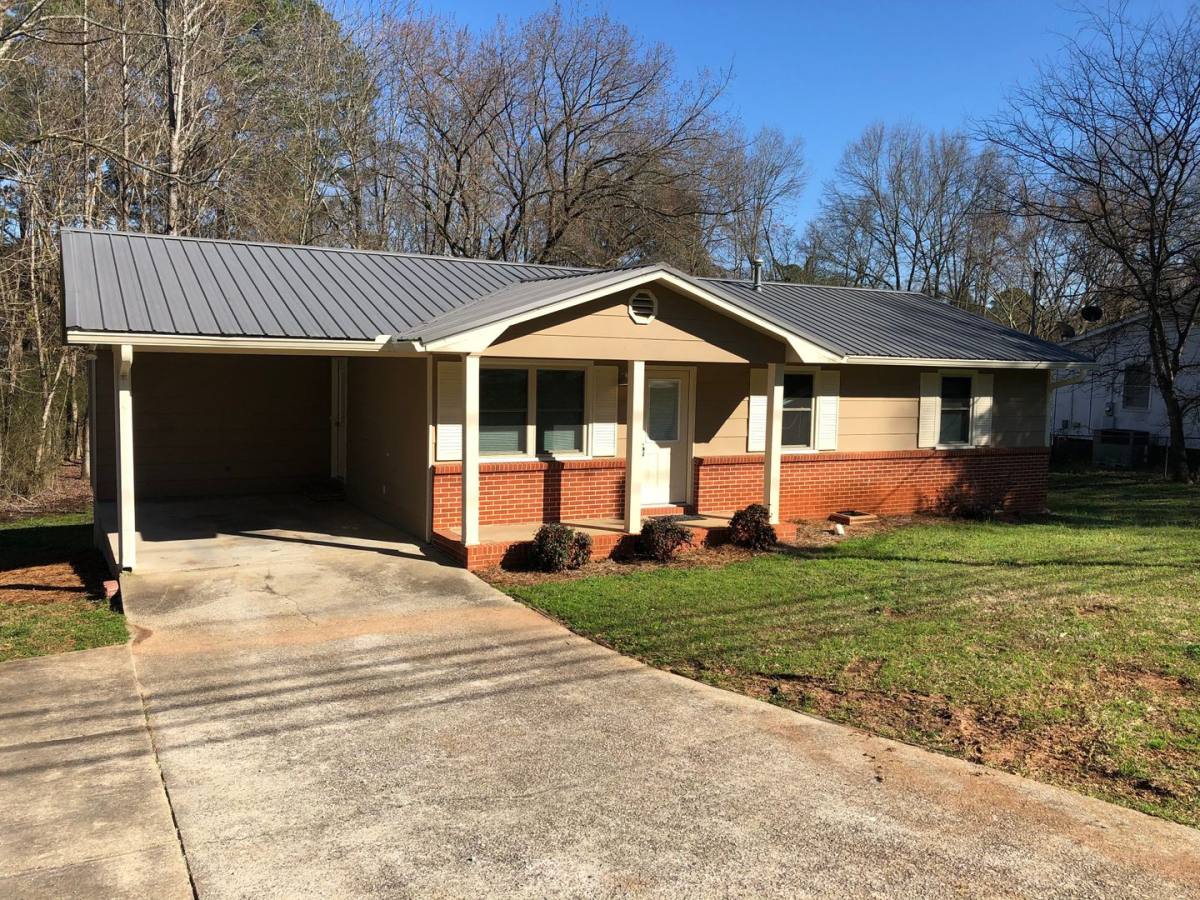 House for rent at 615 Alexandria Rd SW, Jacksonville, AL 36265