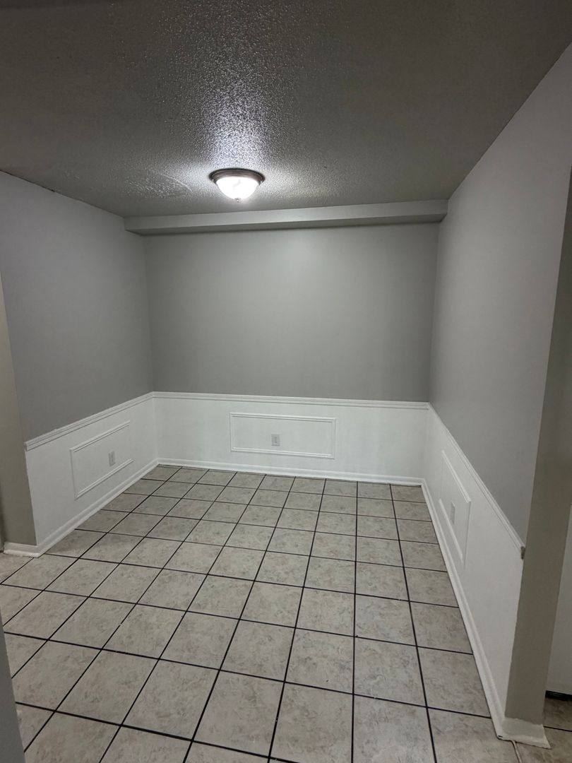 Apartment for rent at 707 E Mount Hope, Lansing, MI 48910