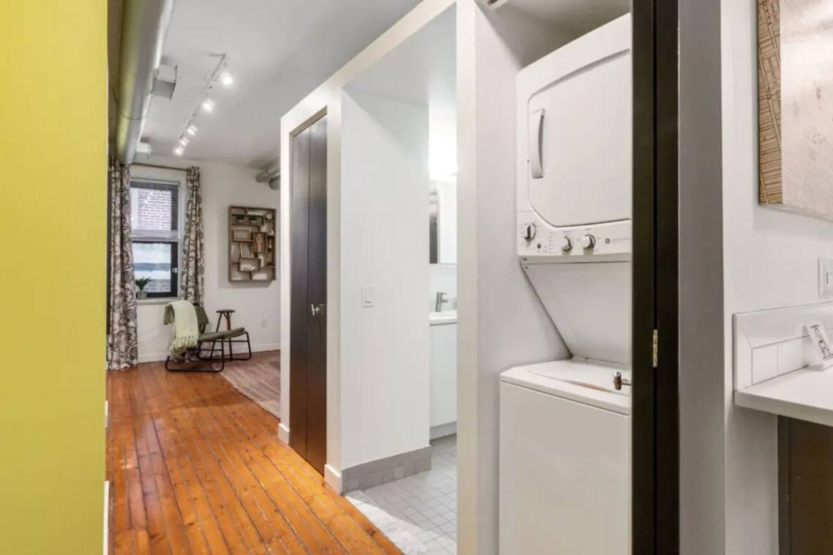 Apartment for rent at 219 Vine St, Philadelphia, PA 19106