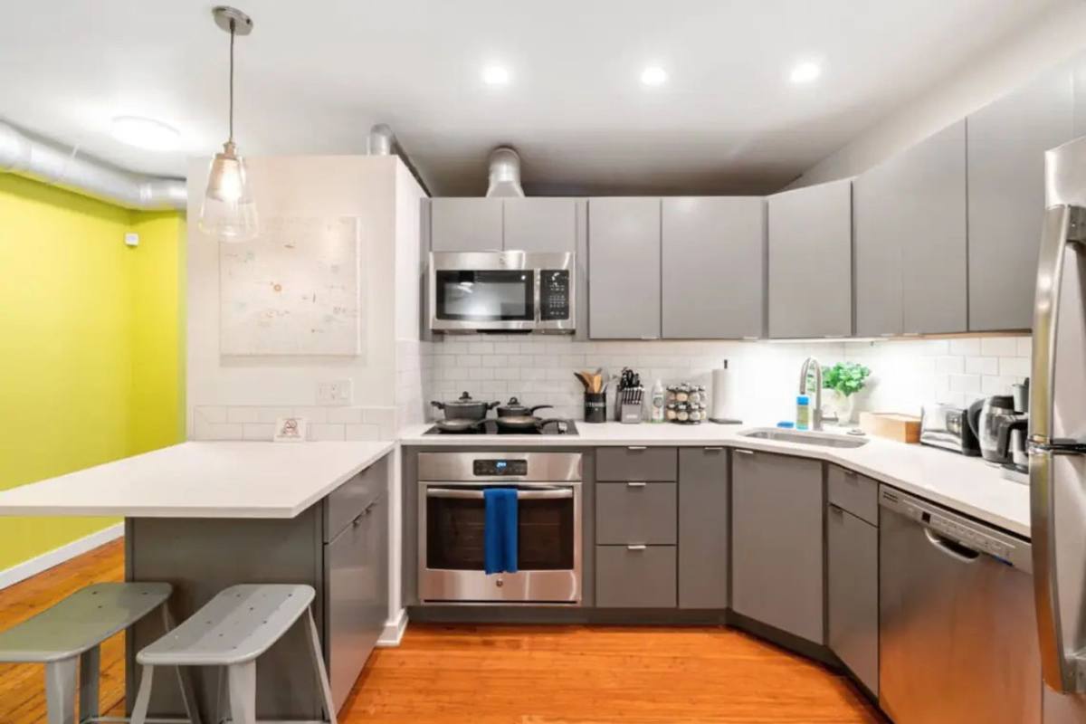 Apartment for rent at 219 Vine St, Philadelphia, PA 19106
