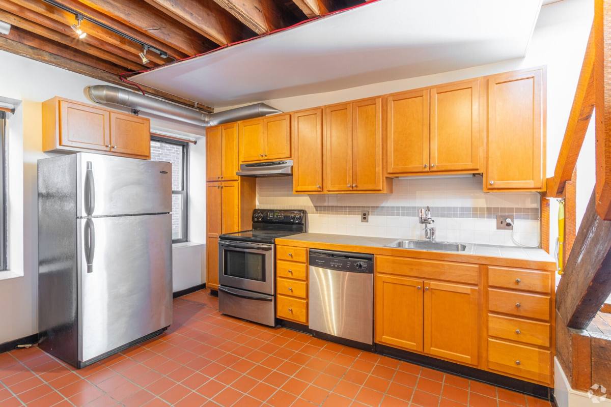 Apartment for rent at 219 Vine St, Philadelphia, PA 19106