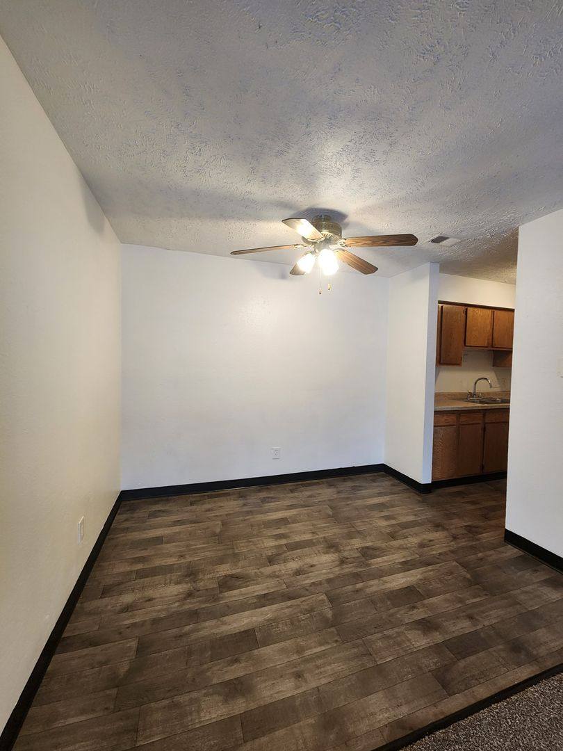 Apartment for rent at 1106 Marshal Ave, Council Bluffs, IA 51503
