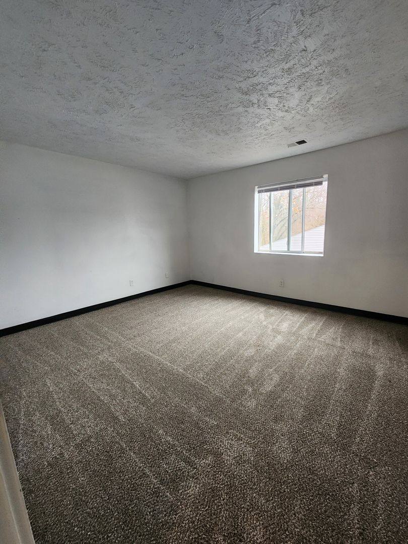 Apartment for rent at 1106 Marshal Ave, Council Bluffs, IA 51503