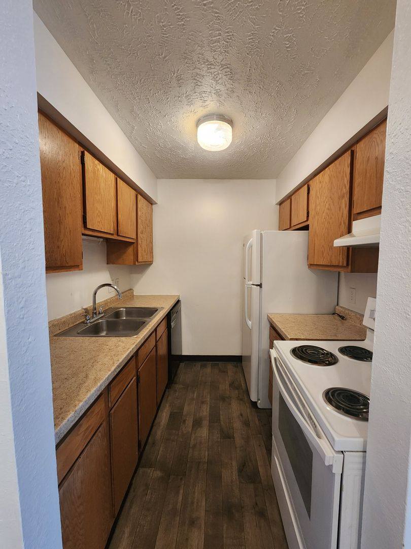 Apartment for rent at 1106 Marshal Ave, Council Bluffs, IA 51503