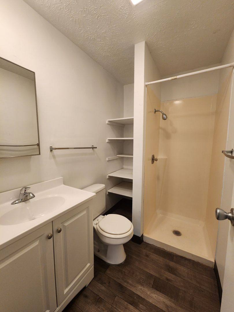 Apartment for rent at 1106 Marshal Ave, Council Bluffs, IA 51503