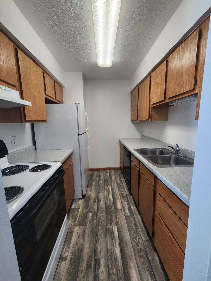 Apartment for rent at Hidden Bluffs, 1106 Marshall Ave, Council Bluffs, IA 51503