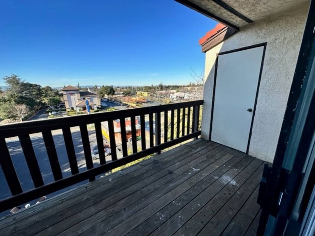 Apartment for rent at 921 Fletcher Lane, Hayward, CA 94544