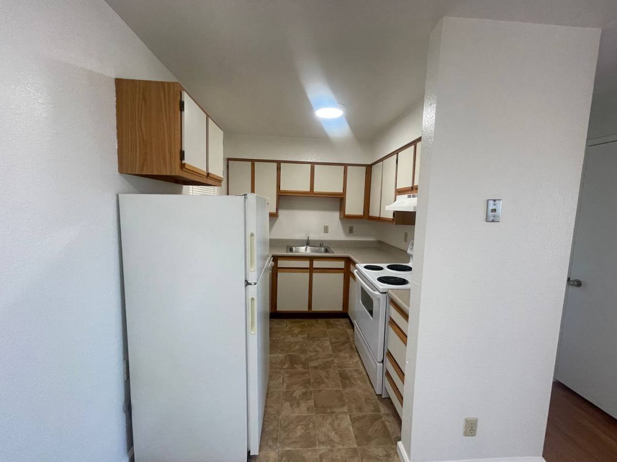 Apartment for rent at 921 Fletcher Lane, Hayward, CA 94544