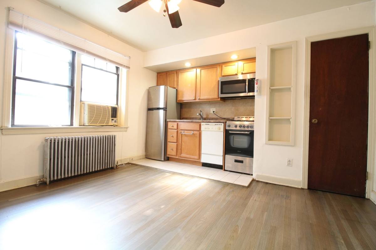 Apartment for rent at 1934 Waverly St, Philadelphia, PA 19146
