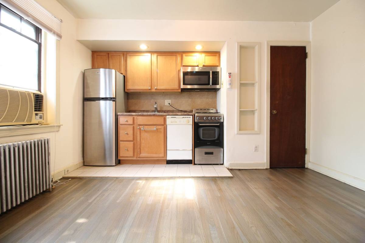 Apartment for rent at 1934 Waverly St, Philadelphia, PA 19146