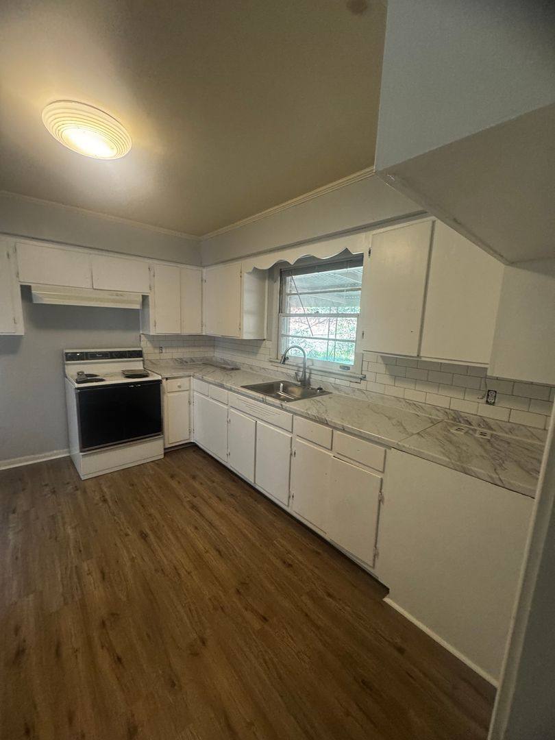House for rent at 186 E Salem Rd, Montgomery, AL 36109