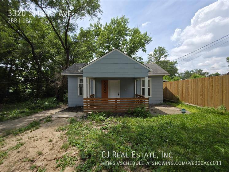 House for rent at 3320 Spruce Ave, Kansas City, MO 64128