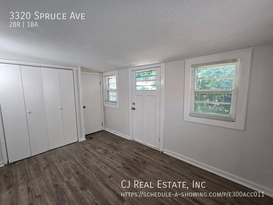 House for rent at 3320 Spruce Ave, Kansas City, MO 64128