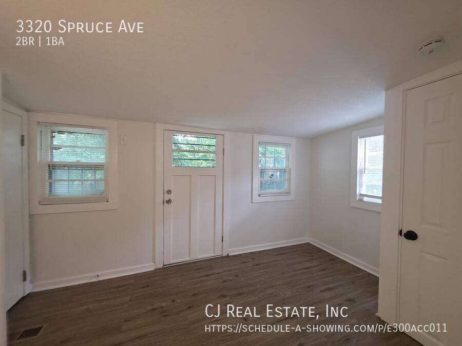 House for rent at 3320 Spruce Ave, Kansas City, MO 64128