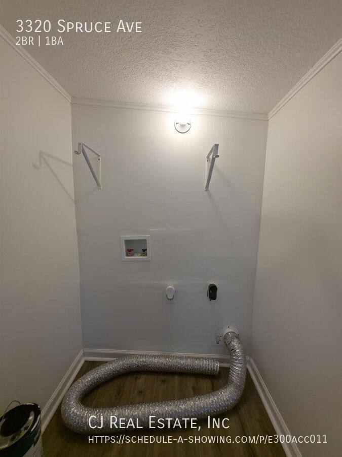 House for rent at 3320 Spruce Ave, Kansas City, MO 64128