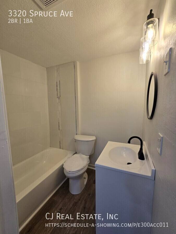 House for rent at 3320 Spruce Ave, Kansas City, MO 64128