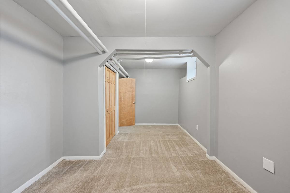 Apartment for rent at 2735 Humboldt Ave S, Minneapolis, MN 55408