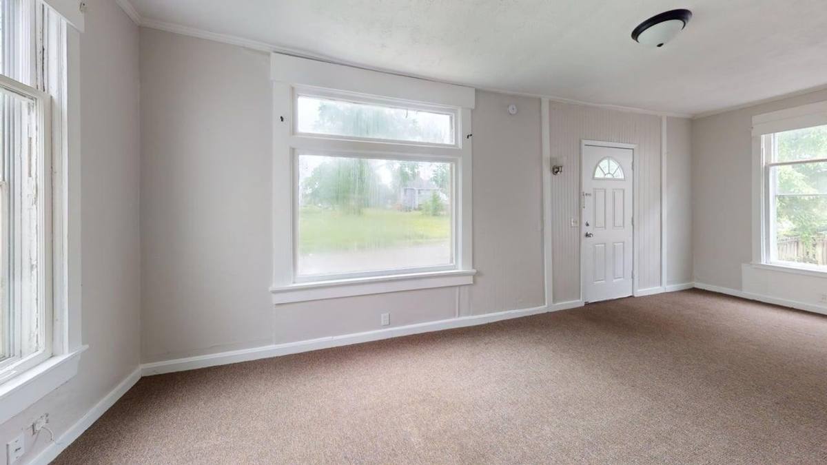 Apartment for rent at 808 7th St NW, Canton, OH 44703