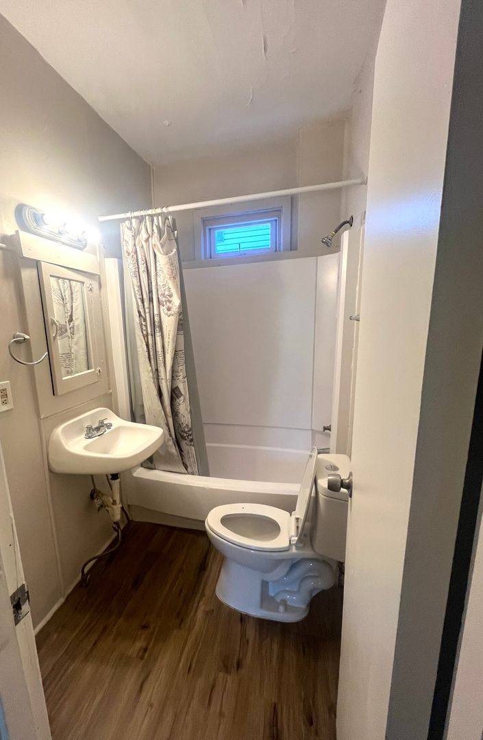 Apartment for rent at 808 7th St NW, Canton, OH 44703