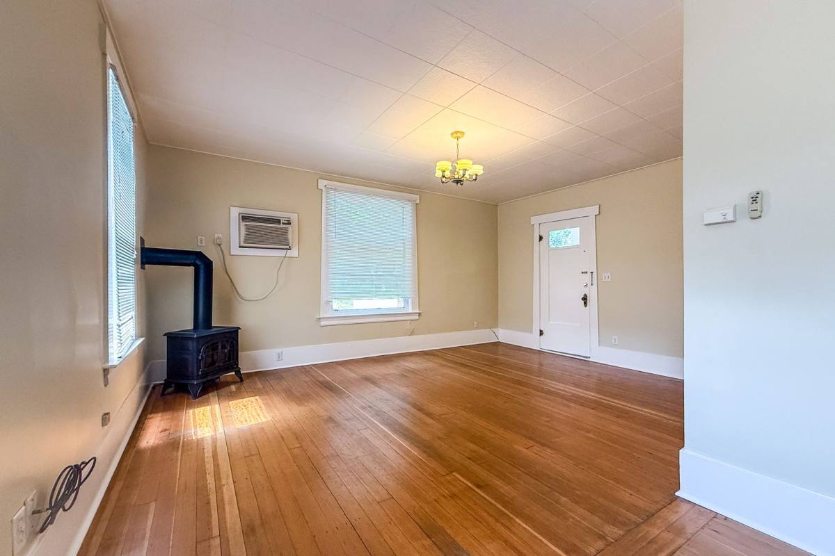 Apartment for rent at 522 E Sumach St, Walla Walla, WA 99362