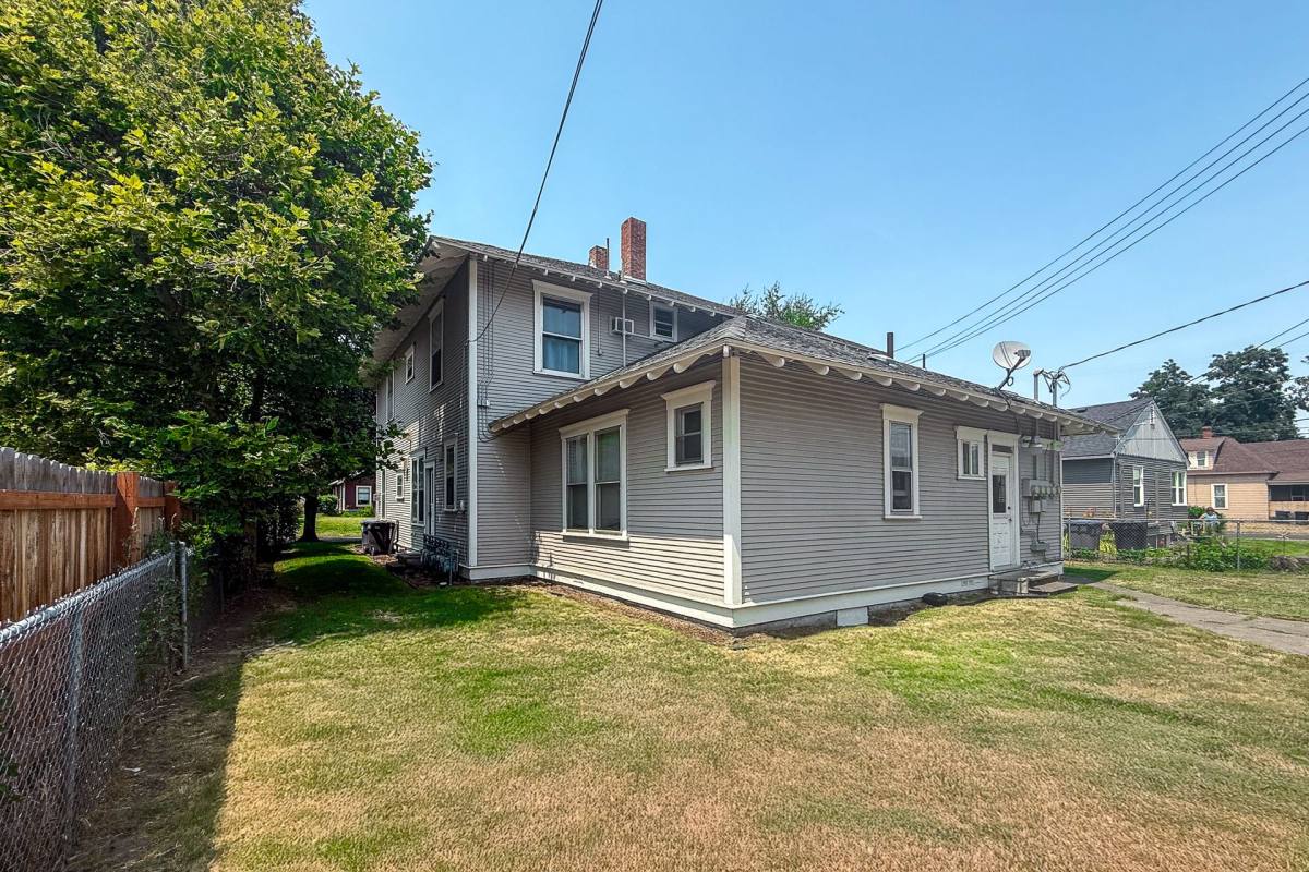 Apartment for rent at 522 E Sumach St, Walla Walla, WA 99362