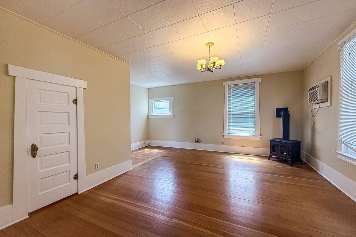 Apartment for rent at 522 E Sumach St, Walla Walla, WA 99362