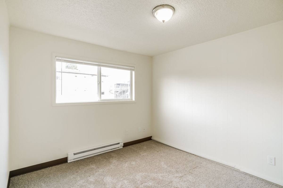 Apartment for rent at 2540 Hyacinth St NE, Salem, OR 97301