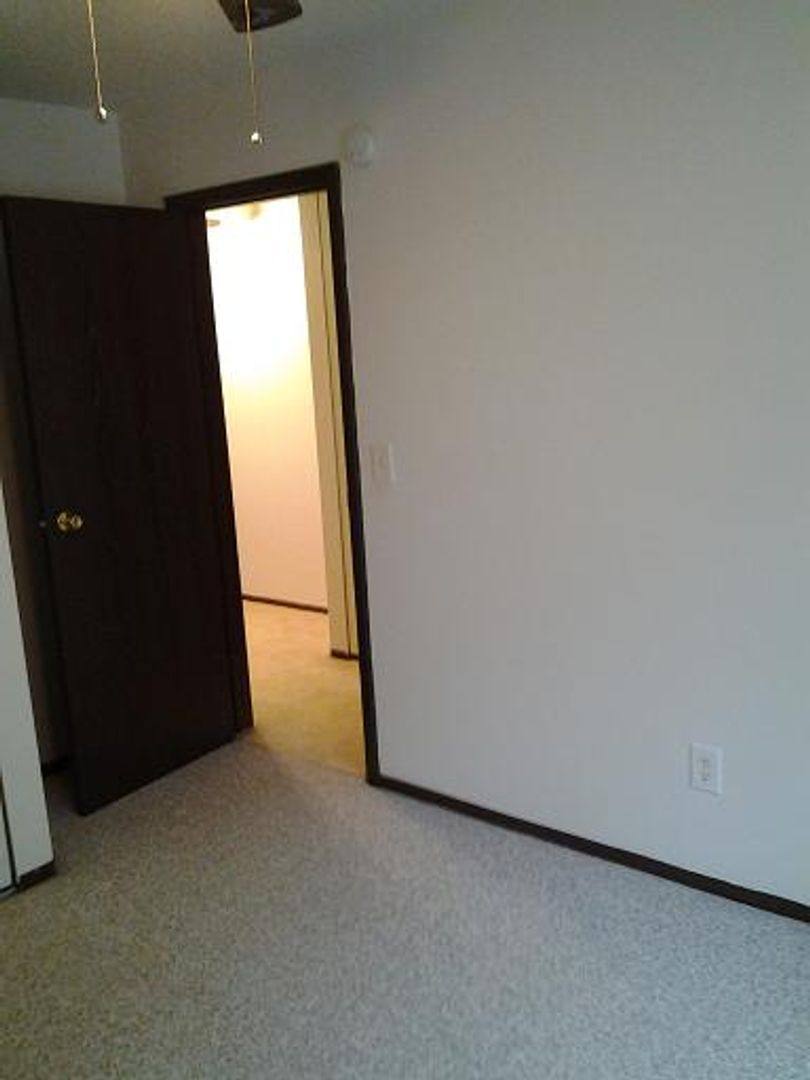 Apartment for rent at 333 W State St, Mason City, IA 50401