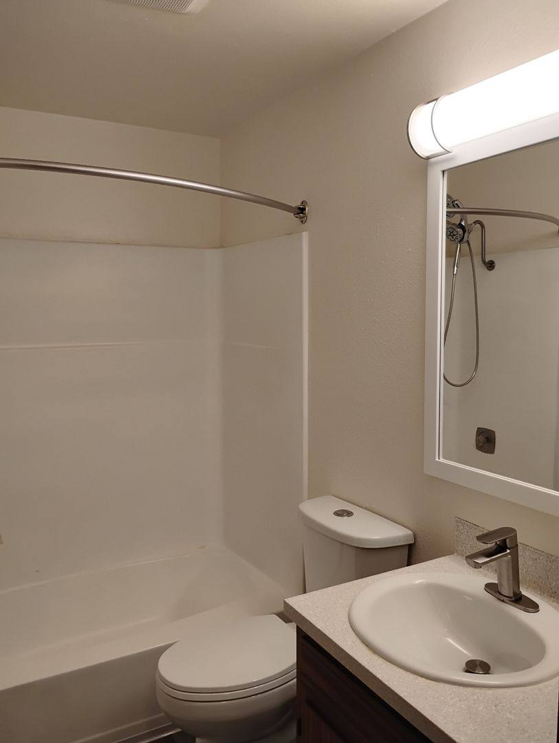 Apartment for rent at 597 Rose Park Lane, NE, Salem, OR 97303