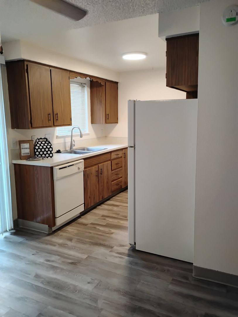 Apartment for rent at 597 Rose Park Lane, NE, Salem, OR 97303