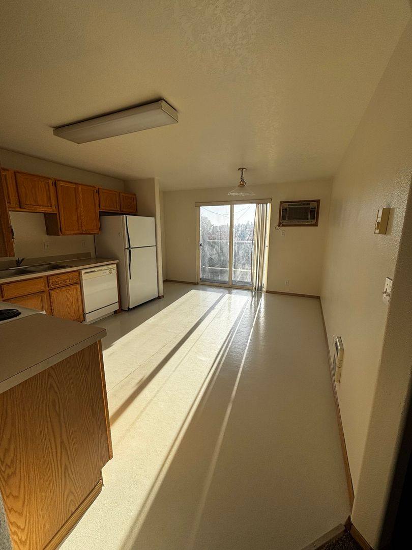 Apartment for rent at 438 NW 17th St, Redmond, OR 97756