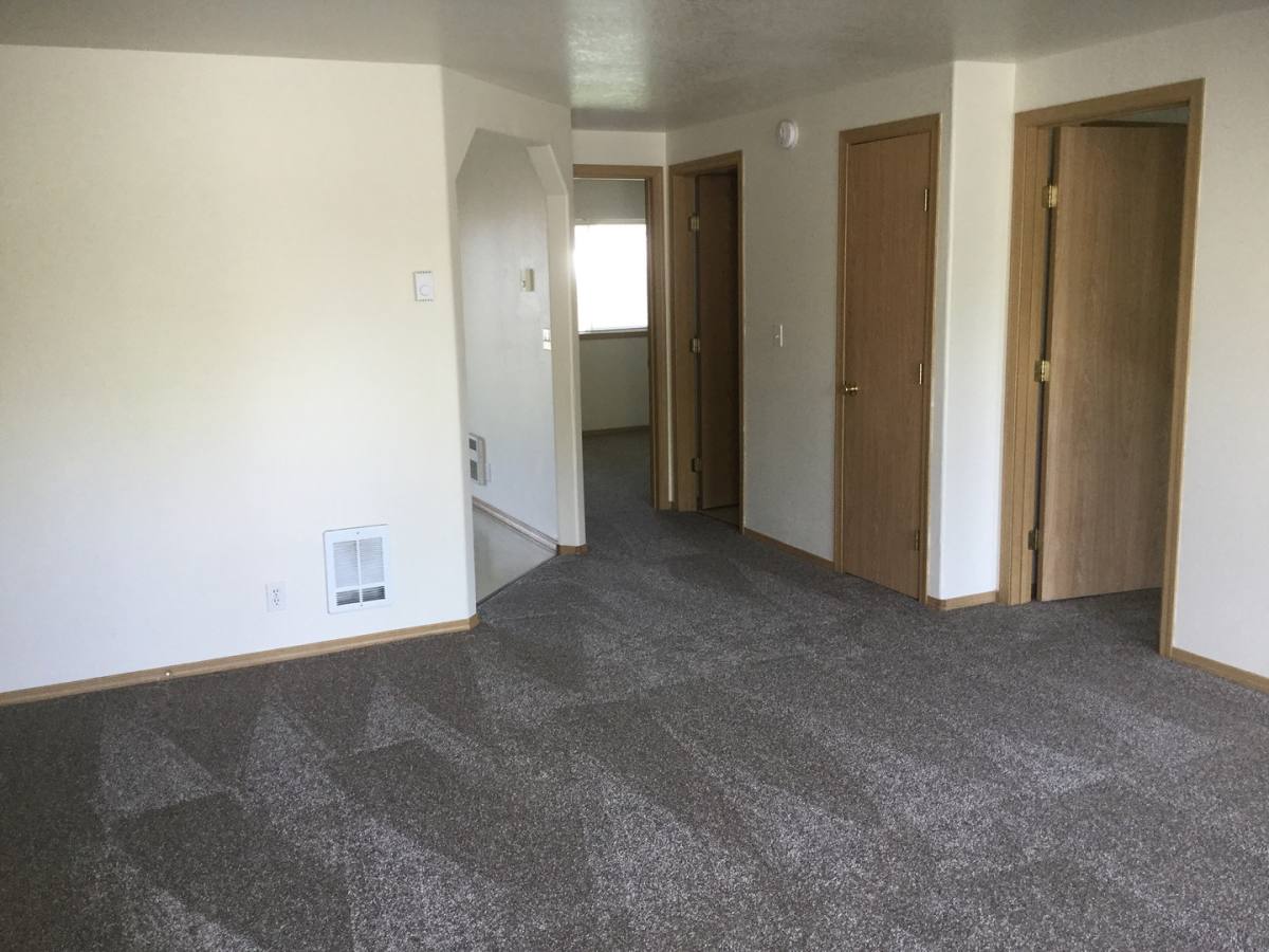 Apartment for rent at 438 NW 17th St, Redmond, OR 97756