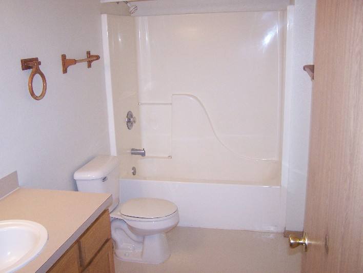 Apartment for rent at 438 NW 17th St, Redmond, OR 97756