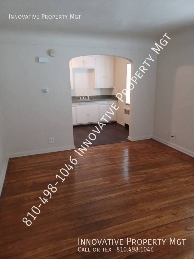 Apartment for rent at 712 S Grand Traverse St #3, Flint, MI 48502