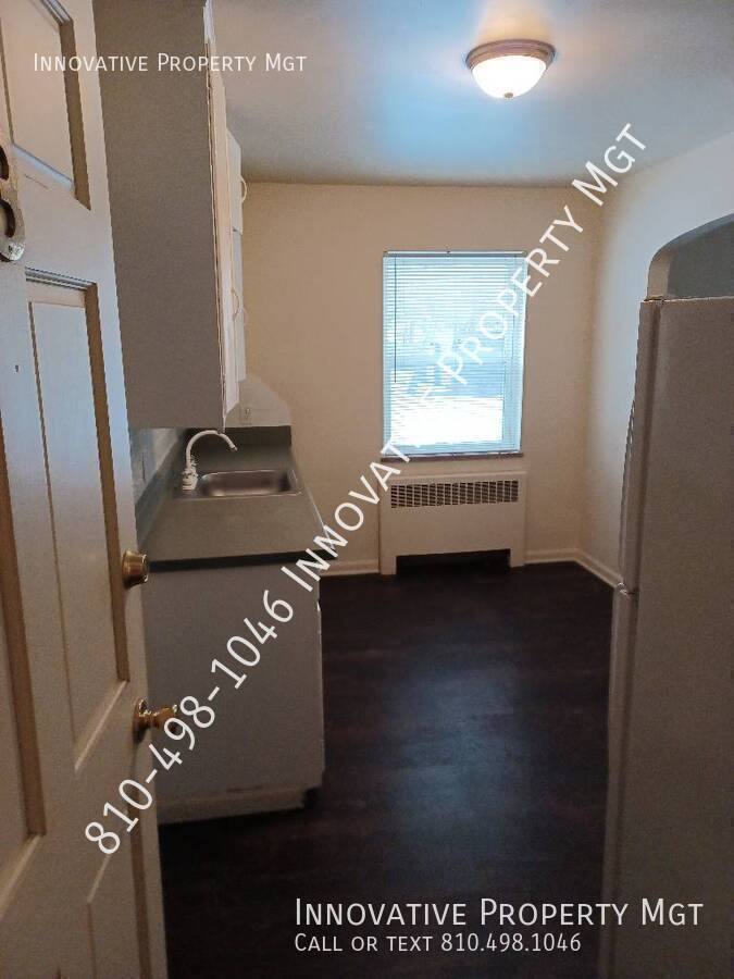 Apartment for rent at 712 S Grand Traverse St #3, Flint, MI 48502