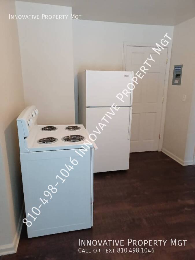 Apartment for rent at 712 S Grand Traverse St #3, Flint, MI 48502