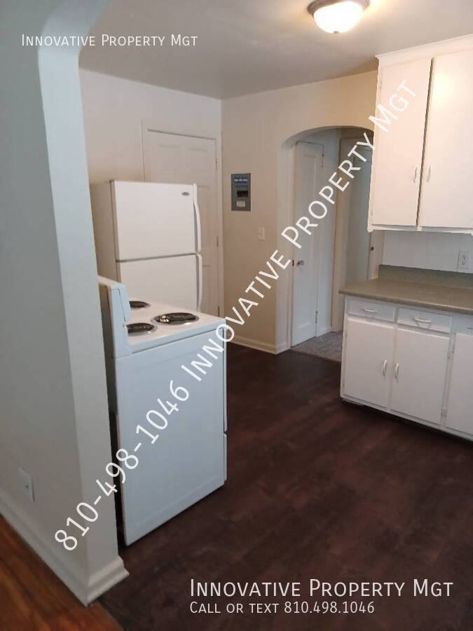 Apartment for rent at 712 S Grand Traverse St #3, Flint, MI 48502