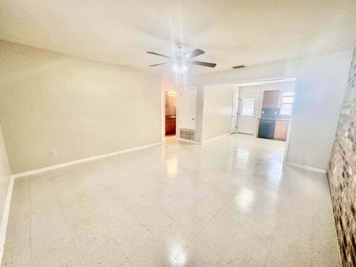 House for rent at 132 S Mansfield, Pleasanton, TX 78064