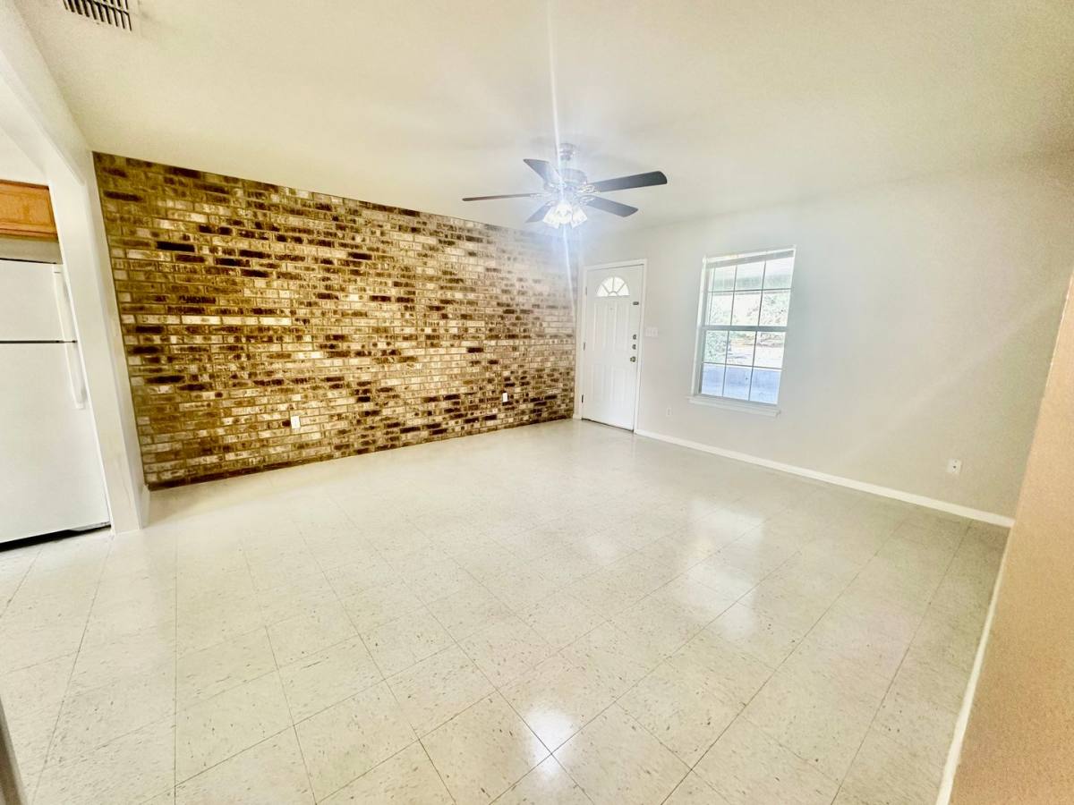 House for rent at 132 S Mansfield, Pleasanton, TX 78064