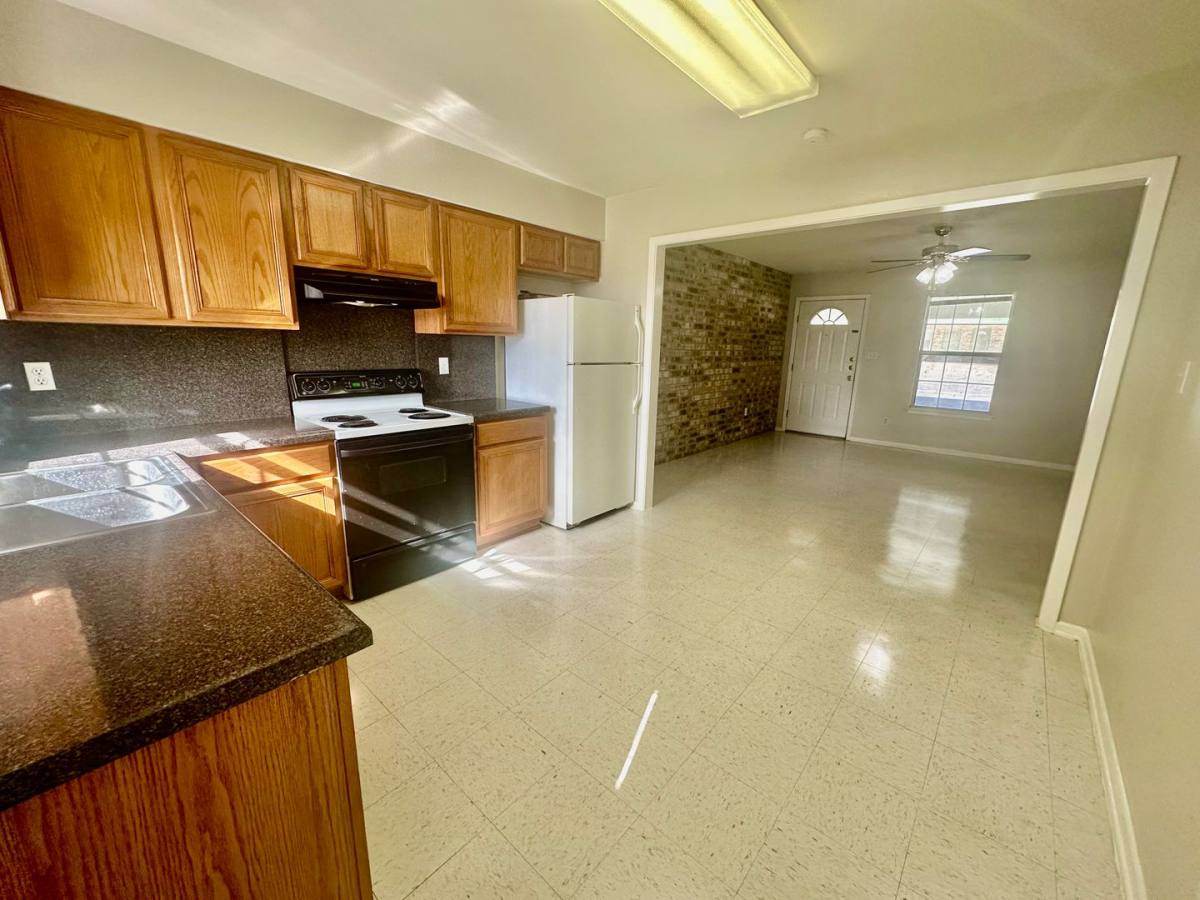 House for rent at 132 S Mansfield, Pleasanton, TX 78064