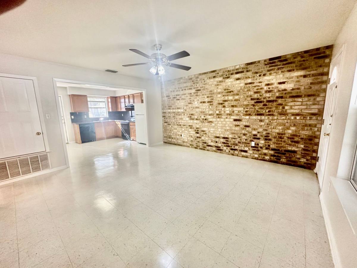 House for rent at 132 S Mansfield, Pleasanton, TX 78064