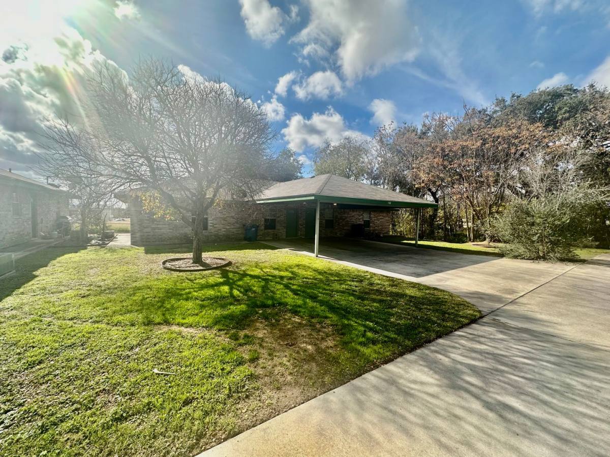 House for rent at 132 S Mansfield, Pleasanton, TX 78064