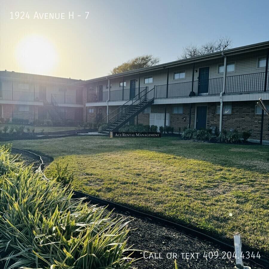 Apartment for rent at 1924 Ave H #7, Nederland, TX 77627